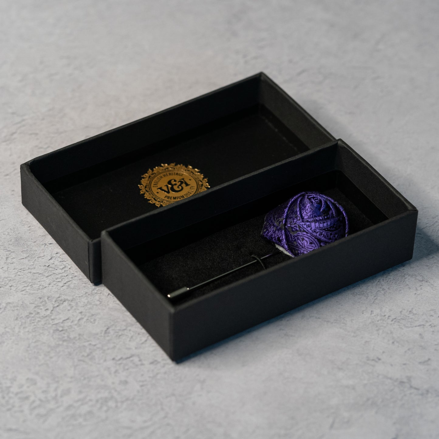 CADBURY PURPLE PAISLEY TIE SET
