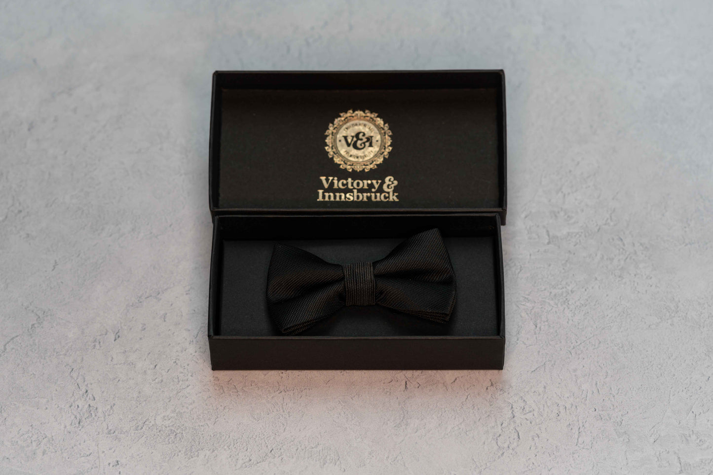 BOY'S BLACK TEXTURED BOW TIE